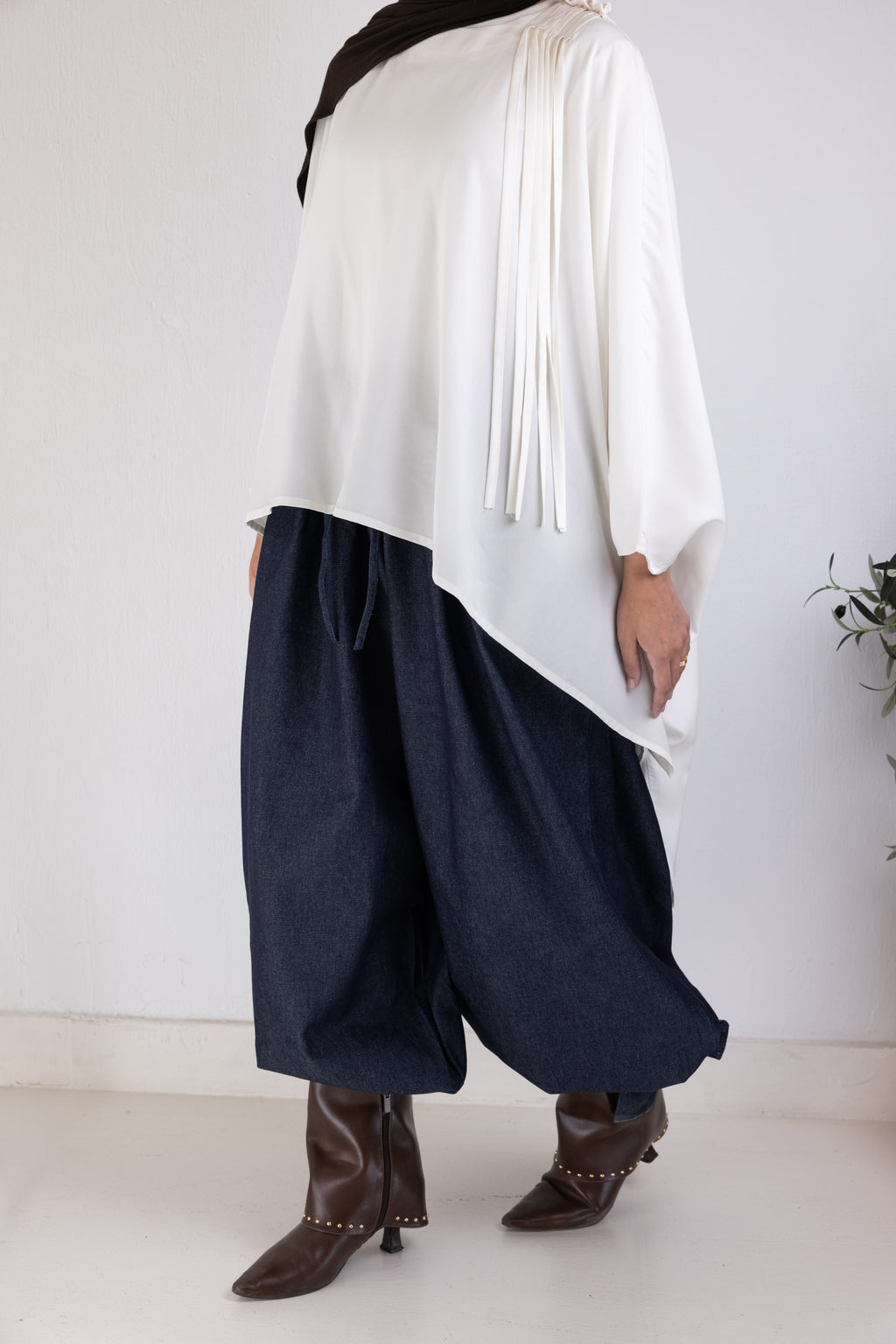 The Chinese Cape in White