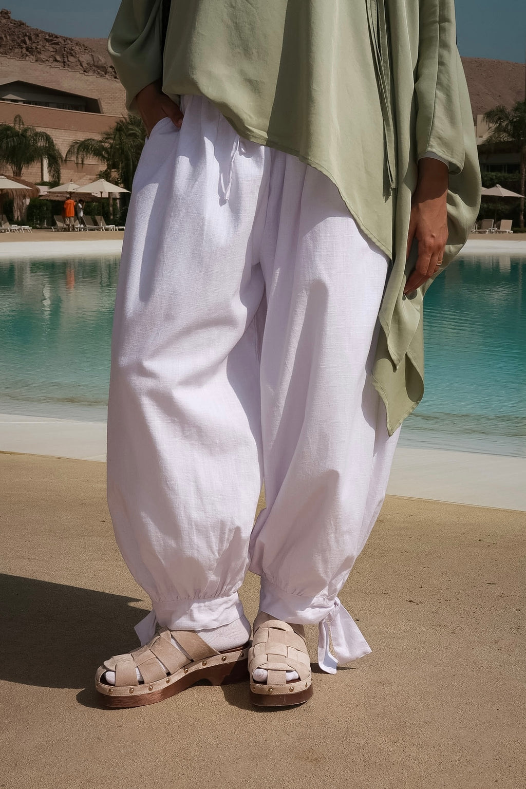 The Pure Linen Ballon Pants